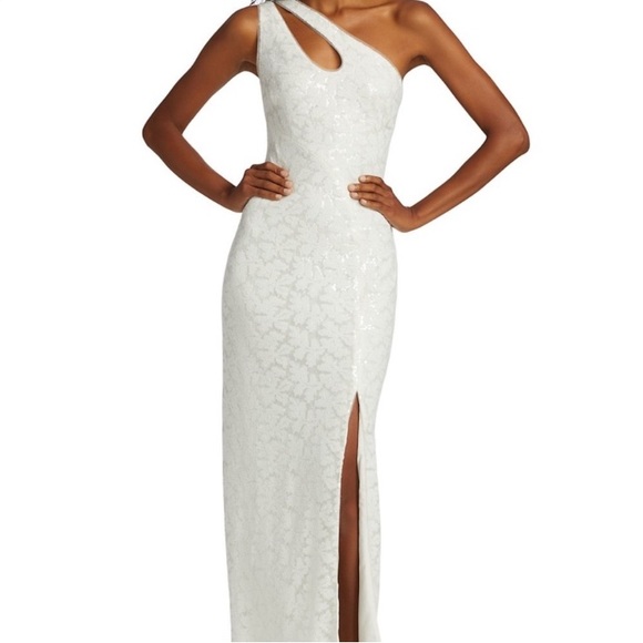 Natalia Sleeveless One Shoulder Gown - Picture 9 of 11